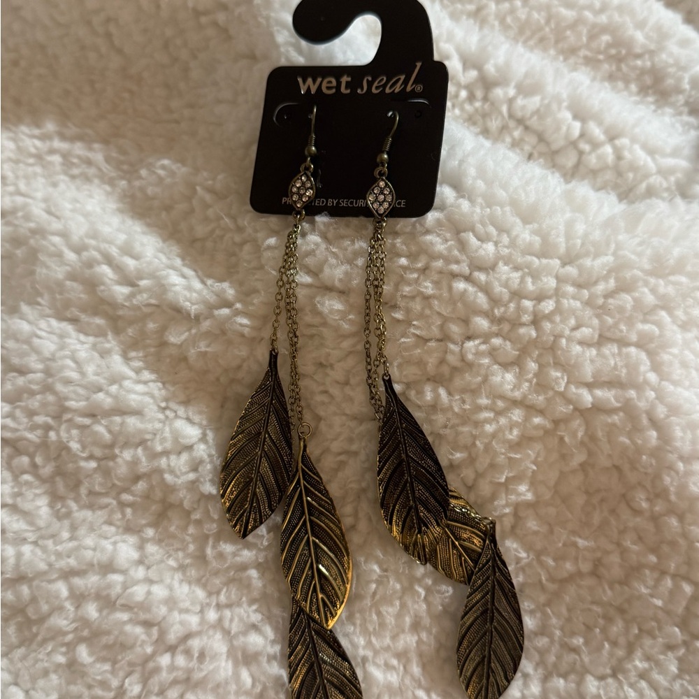 Vintage Wet Seal Elegant Gold Leaf Earrings